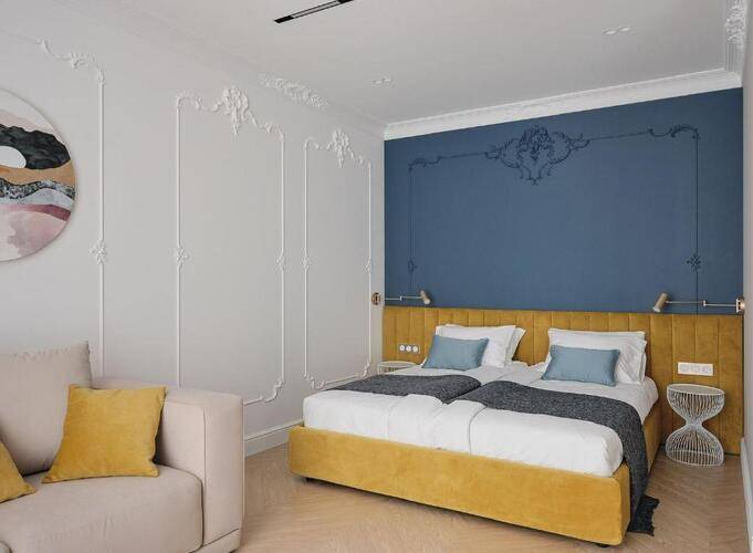 New Holland Hotel