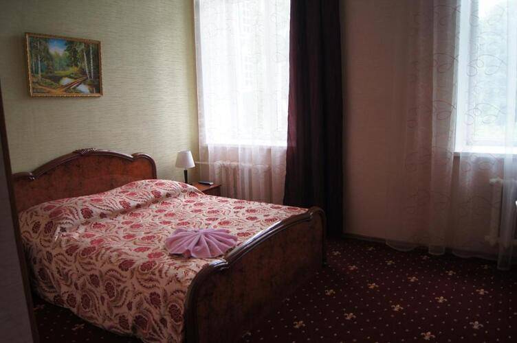 Гостиница Левый берег