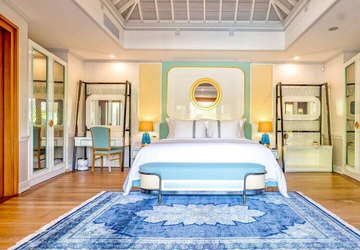 The Signature Collection By Hideaway
