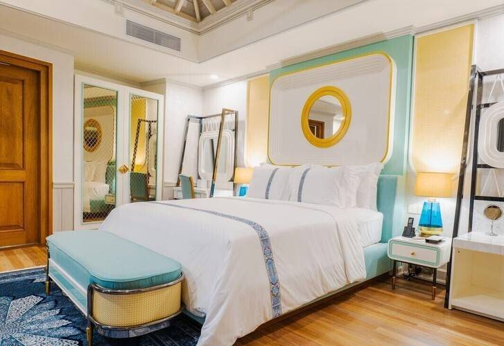 The Signature Collection By Hideaway
