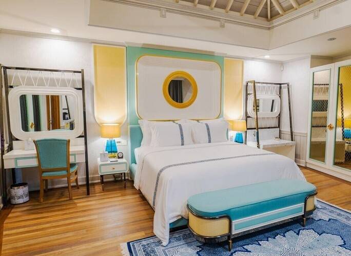 The Signature Collection By Hideaway