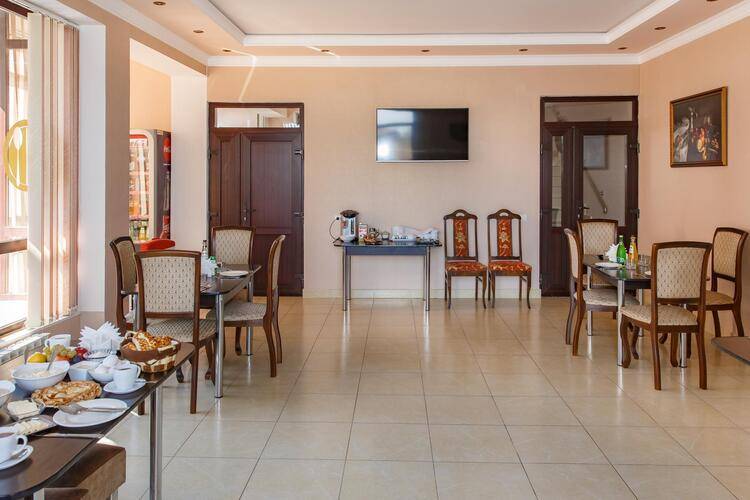 Royal Hotel