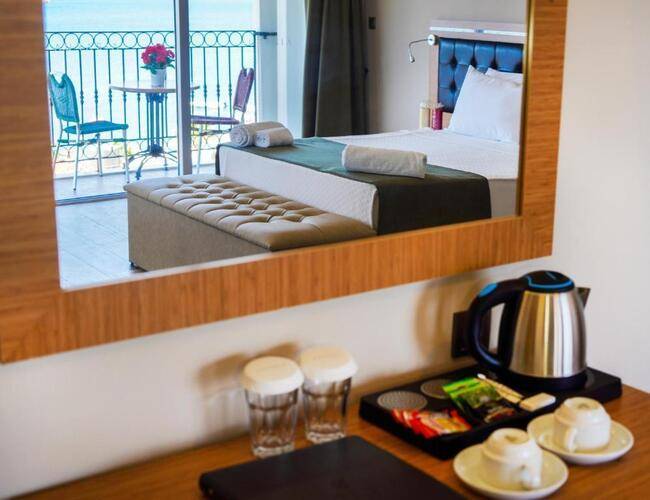 Aurasia Sea Side Hotel
