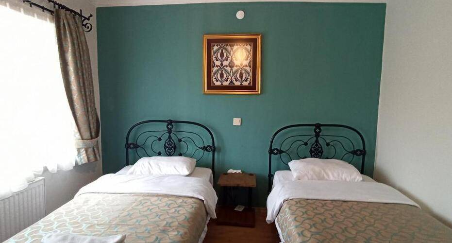 Blue Moon Cave Hotel