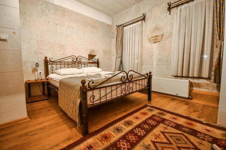 Blue Moon Cave Hotel