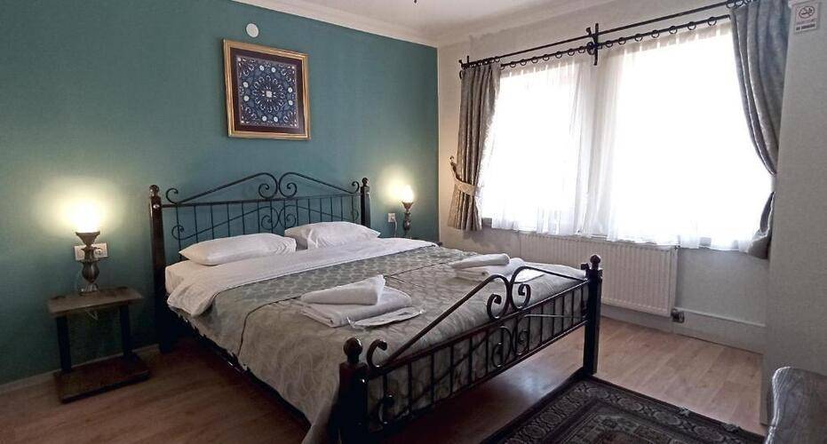 Blue Moon Cave Hotel