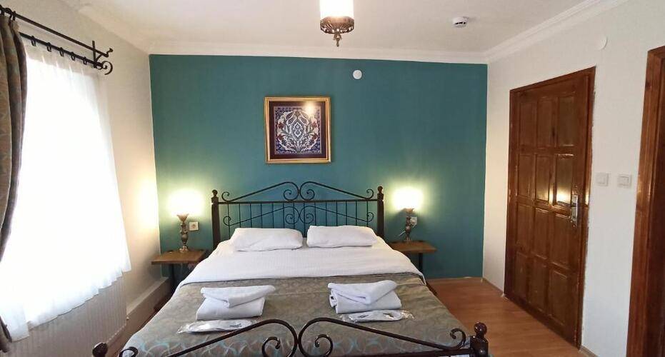 Blue Moon Cave Hotel