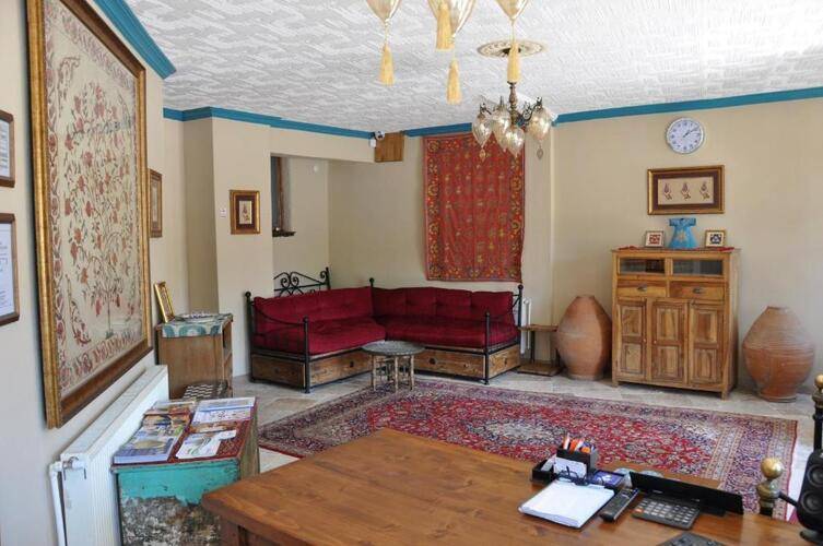 Blue Moon Cave Hotel