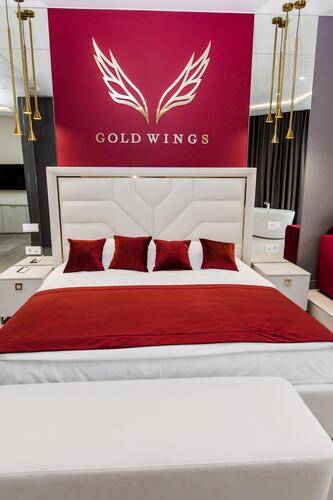 Gold Wings (Голд Вингс)