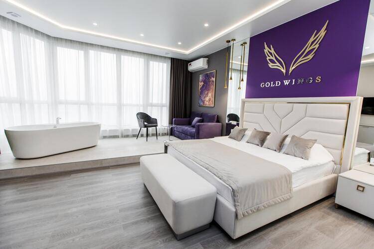 Gold Wings (Голд Вингс)