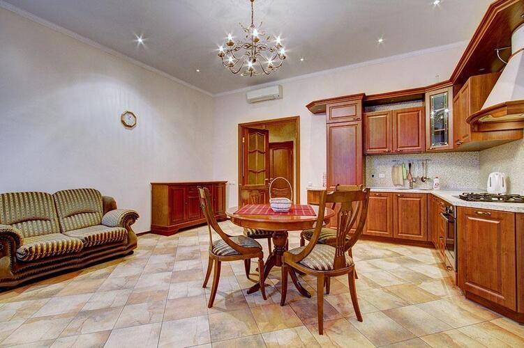 Апартаменты на Невском проспекте 79