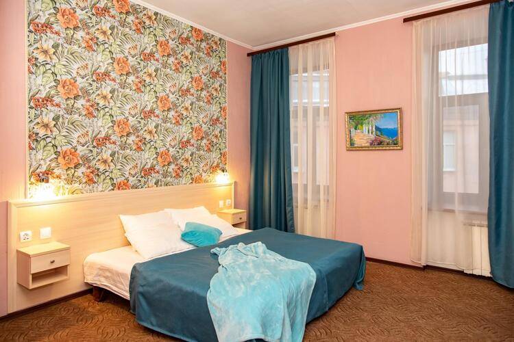 Грифон на набережной канала Грибоедова 35