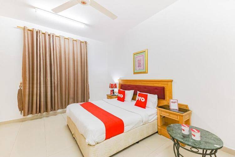 Oyo 122 Savoy Inn Hotel