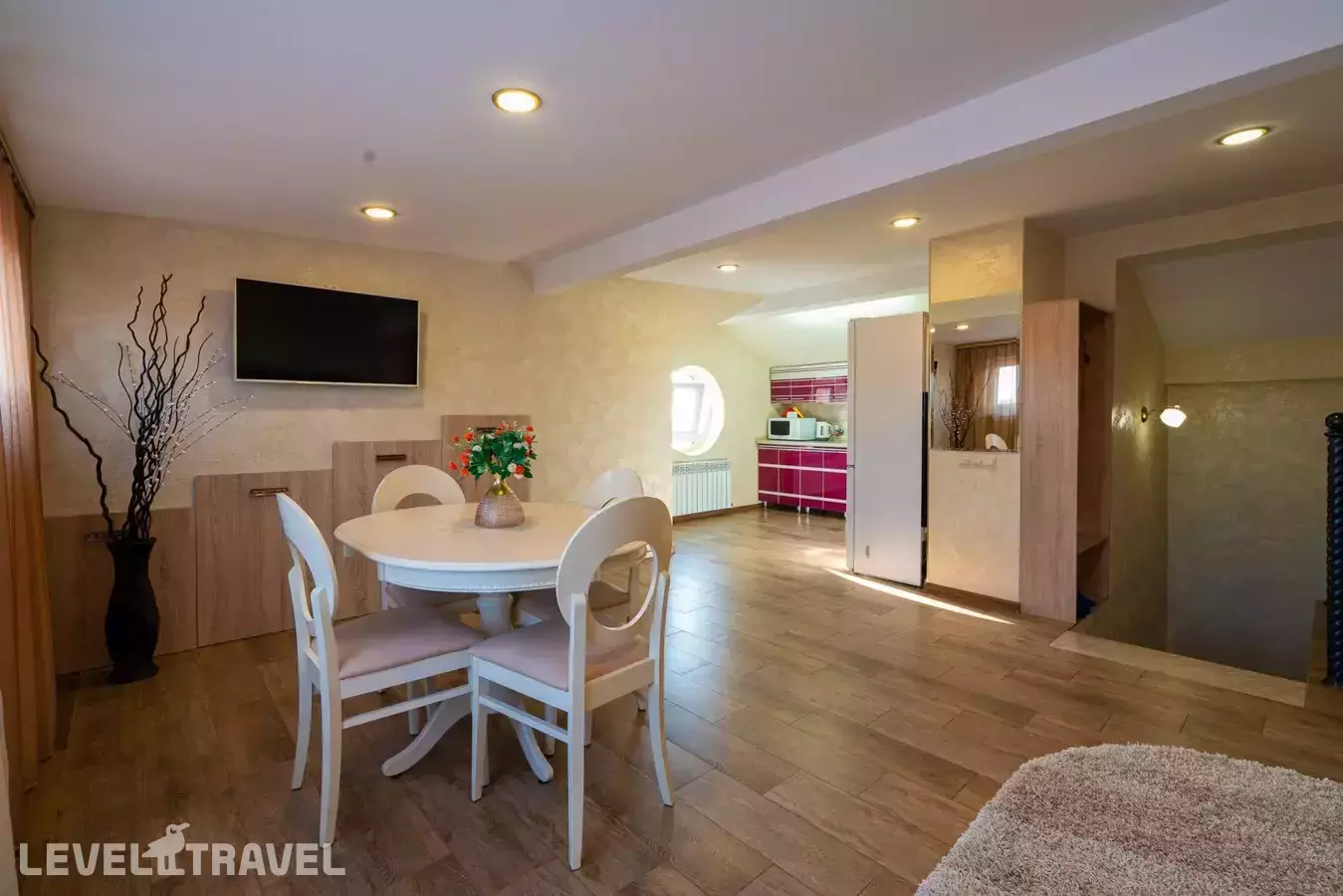 Flatirini (Флатирини) на улице Астана Кесаева