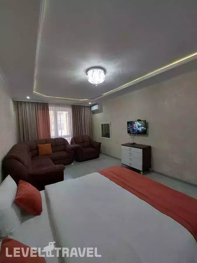 Flatirini (Флатирини) На Улице Шамиля Джикаева 7