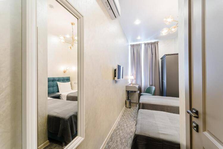 Отель Simple Weekend Inn