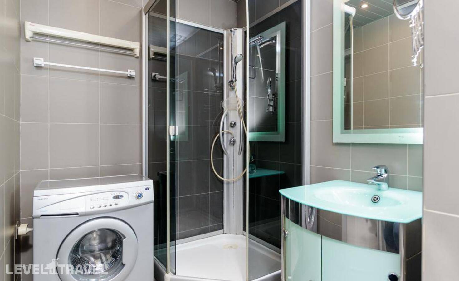 фотографии отеля Апартаменты Funny Dolphins на Большой Спасской 8 в Россия(Центральный административный округ (ЦАО)) - фото №11