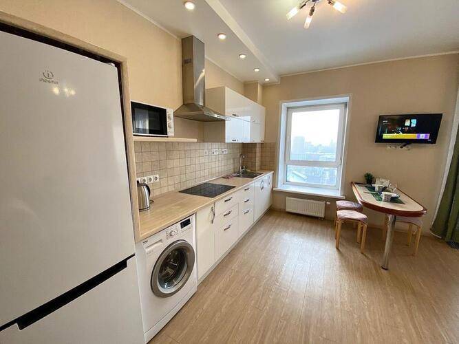 ЖивиТУТ на проспекте Комсомольский 80Е