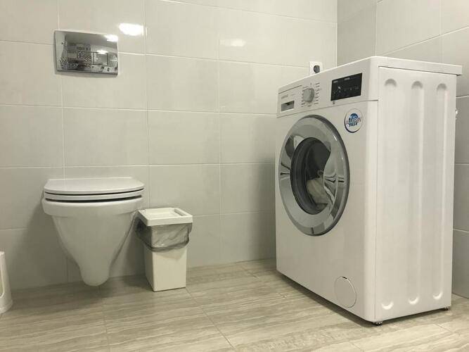 Миранда Апарт