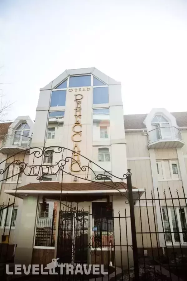 Отель Ренессанс