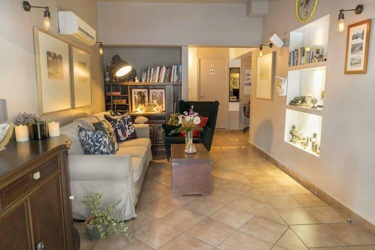 A&B Home Hotel