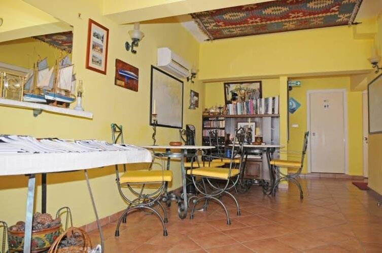 A&B Home Hotel