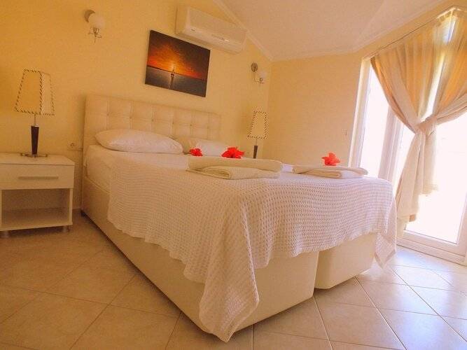 Sunset Beach Club Villas