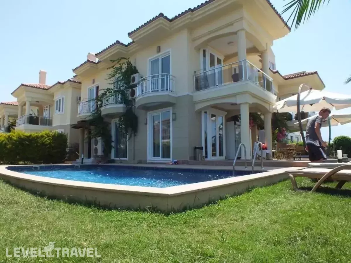 Sunset Beach Club Villas