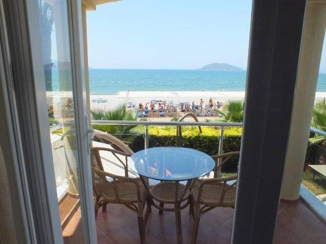Sunset Beach Club Villas