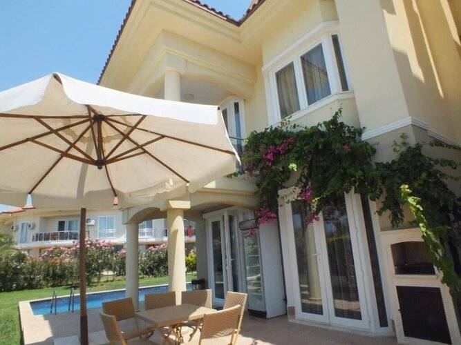 Sunset Beach Club Villas