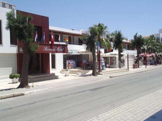 Bronze Hotel