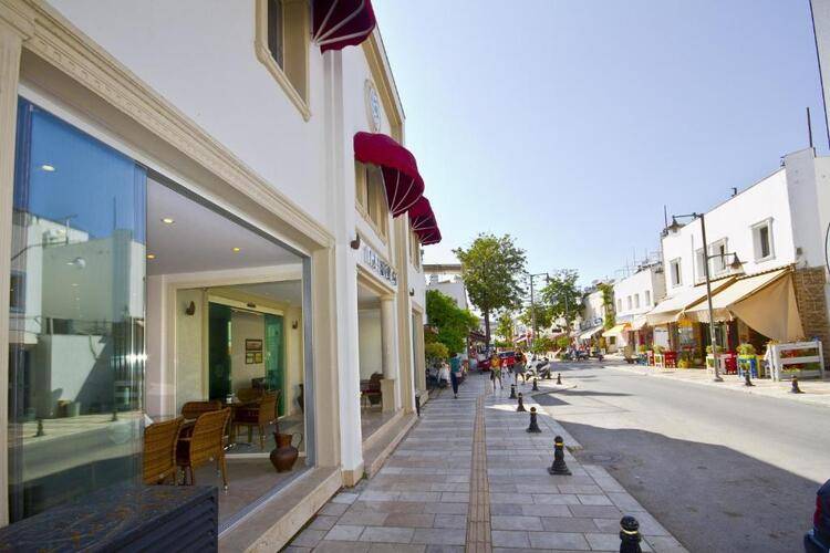 The Hotel 48