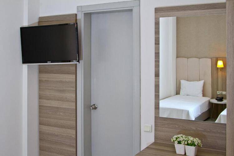 The Hotel 48