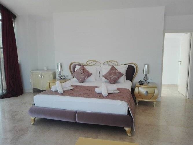 Egesu Marina Guest House