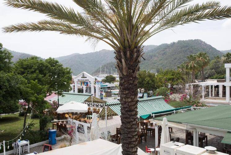 Dedeminn Marina Hotel