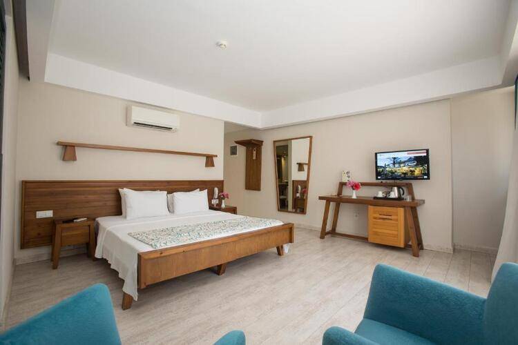 Dedeminn Marina Hotel