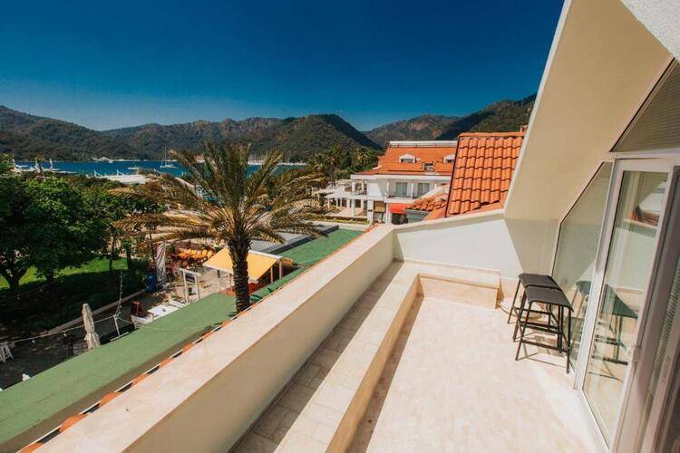 Dedeminn Marina Hotel
