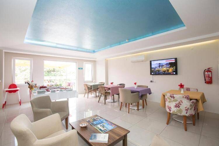 Dedeminn Marina Hotel