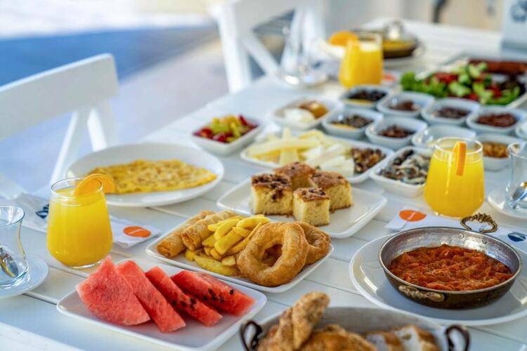 Uras Beach Hotel