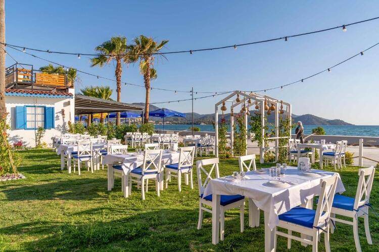 Uras Beach Hotel