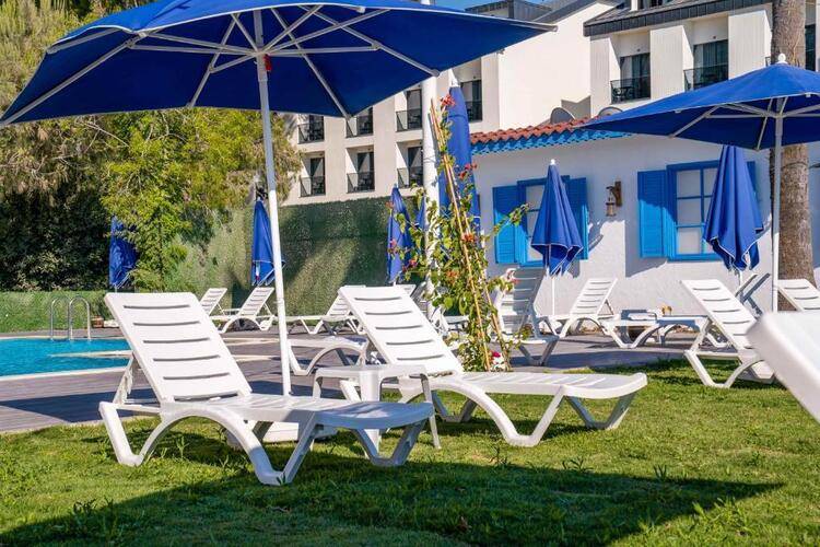 Uras Beach Hotel