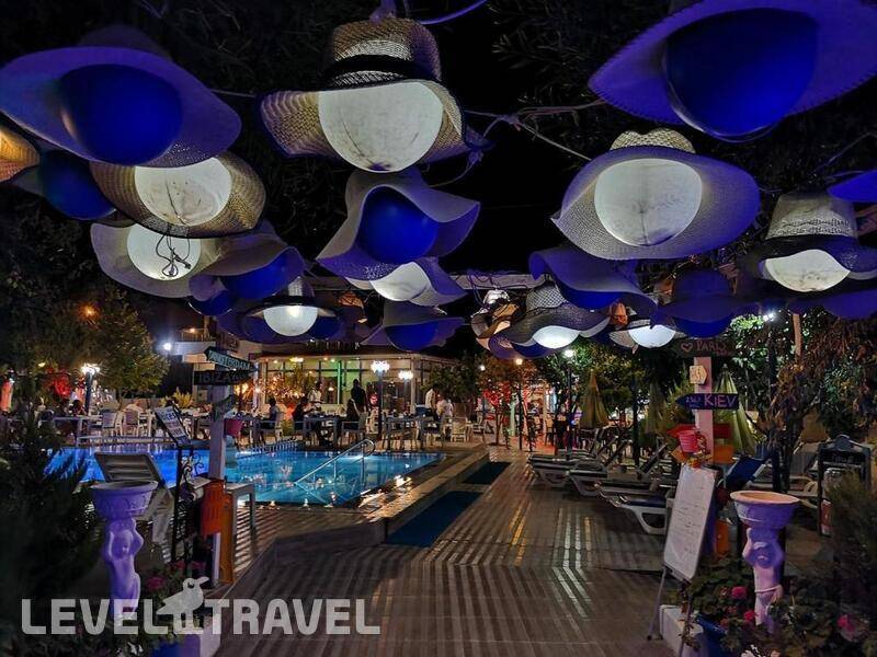 Фотография Mavi Restaurant & Bistro