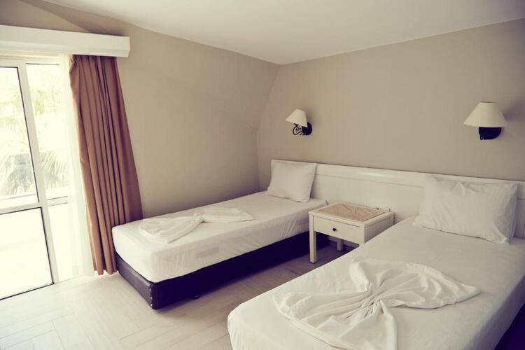 Two Seas Hotel