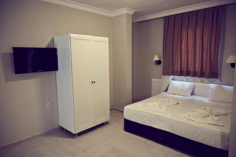 Two Seas Hotel