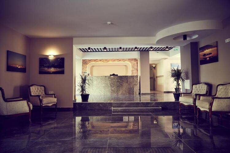 Two Seas Hotel