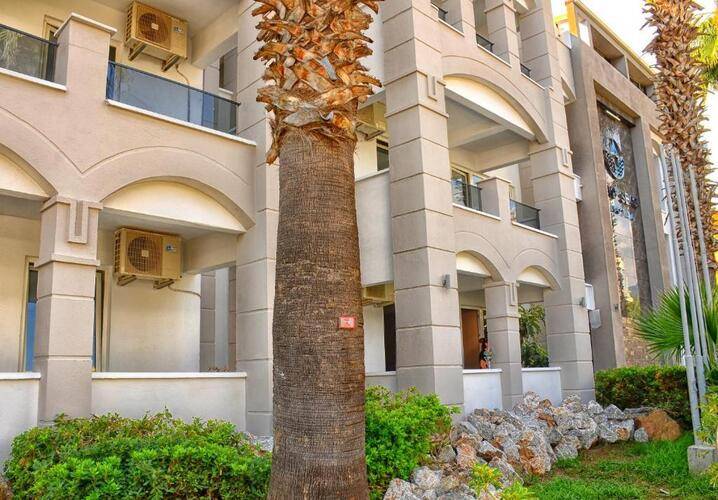 Two Seas Hotel