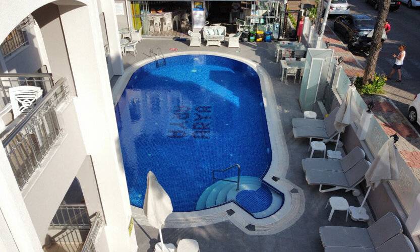 Arya Hotel