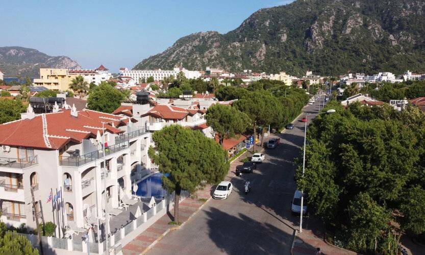 Arya Hotel