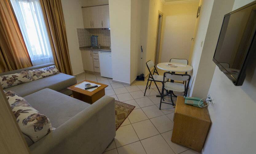 Arya Hotel