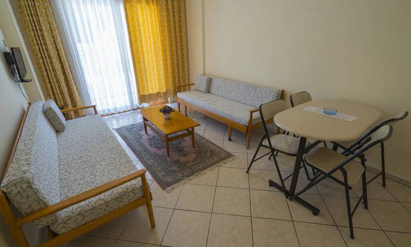 Arya Hotel